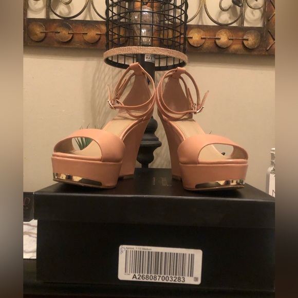 Wedge heeled sandals; apricot with gold detail around the front. Worn once. - Picture 6 of 10